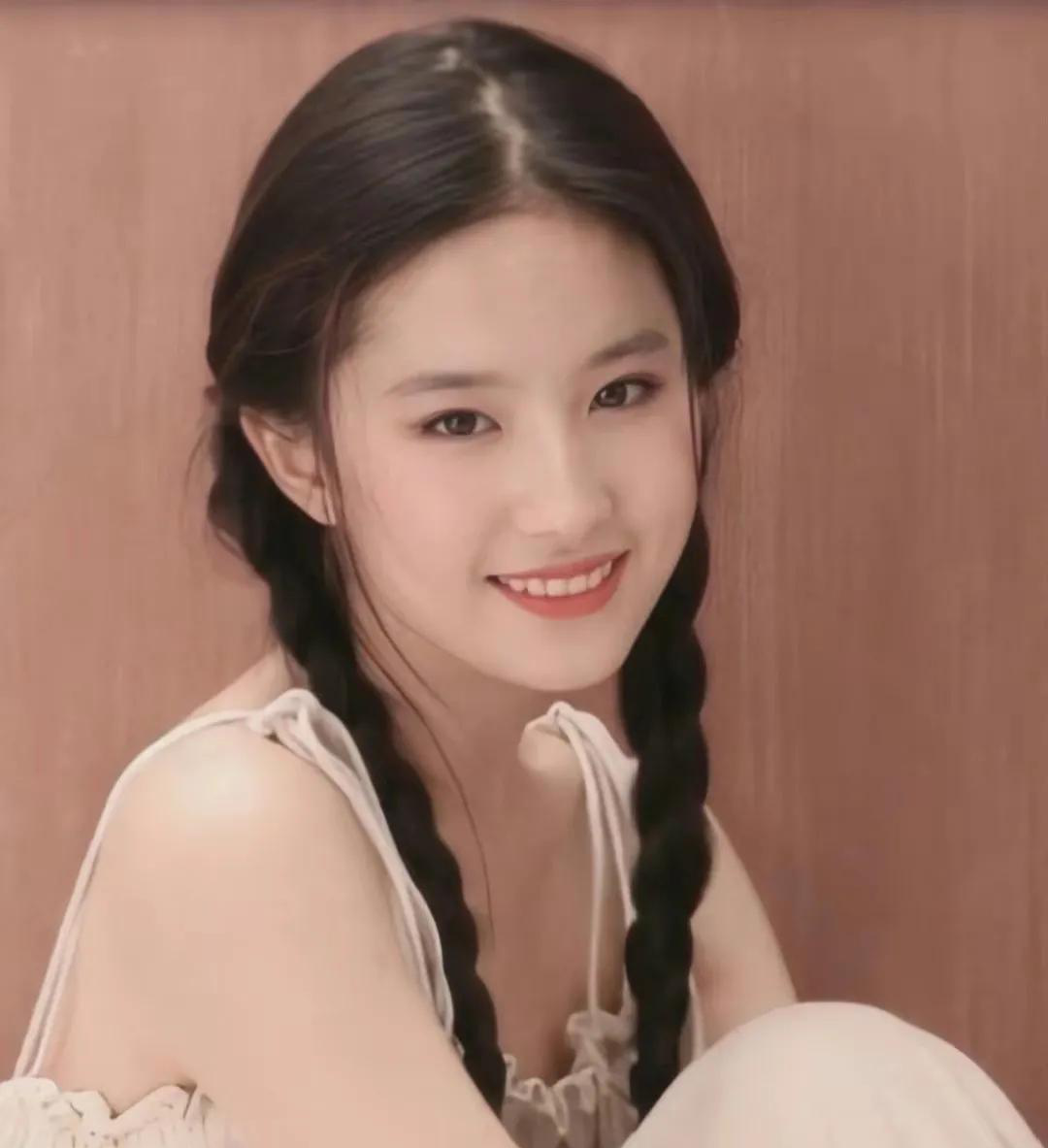 皇冠足球平台申请_某明星美籍身份遭导演痛批皇冠足球平台申请,身价超20亿,不弃美籍疑因高额弃籍税