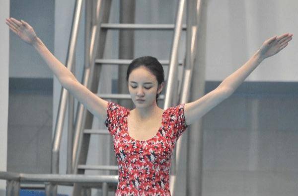 皇冠信用盘登2登3_连登3年舞台皇冠信用盘登2登3,却被女子加入,遭家暴2次堕胎,今离去未遂坚强生活