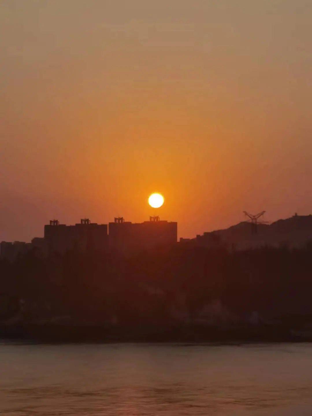 皇冠信用盘代理申条件_“假装上班三年”的女主人公皇冠信用盘代理申条件,终于找到工作了