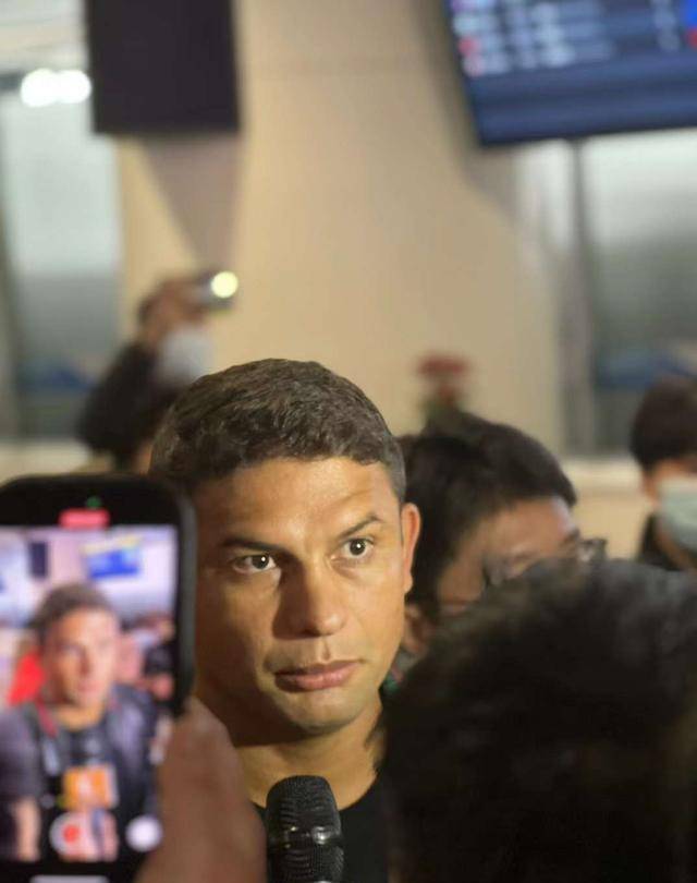 世界杯皇冠足球平台_国足归化前锋归来!再次征战中超世界杯皇冠足球平台,回归国足还有希望吗?