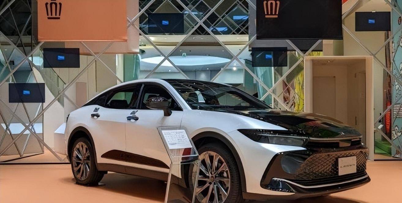 皇冠信用盘如何注册_新丰田皇冠轿车将国产!尺寸加大皇冠信用盘如何注册,3.5T+后驱,比亚洲龙还高级