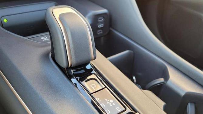 皇冠信用盘如何注册_新丰田皇冠轿车将国产!尺寸加大皇冠信用盘如何注册,3.5T+后驱,比亚洲龙还高级