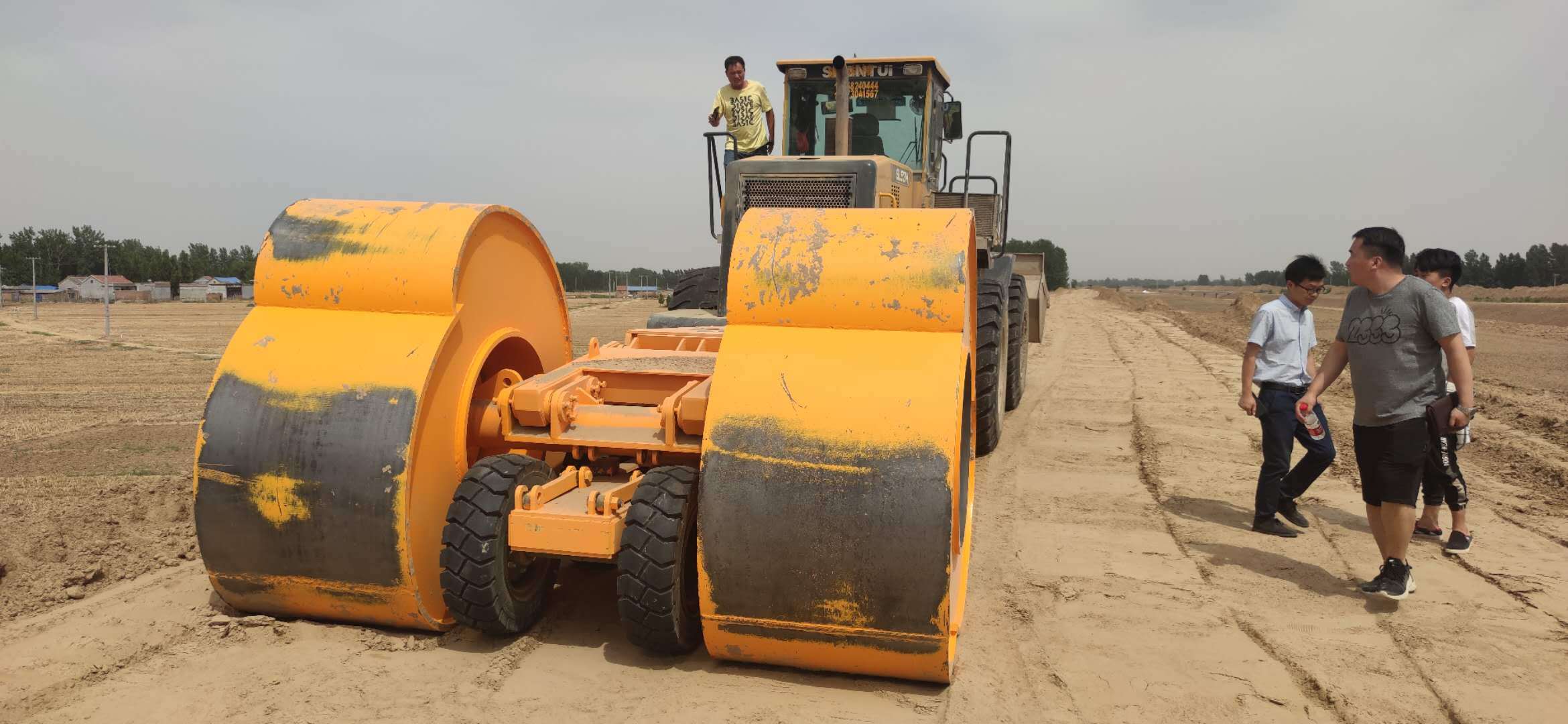 皇冠信用网代理出租_租冲击压路机价钱一般是多少皇冠信用网代理出租?冲击压路机出租是怎么收费的?