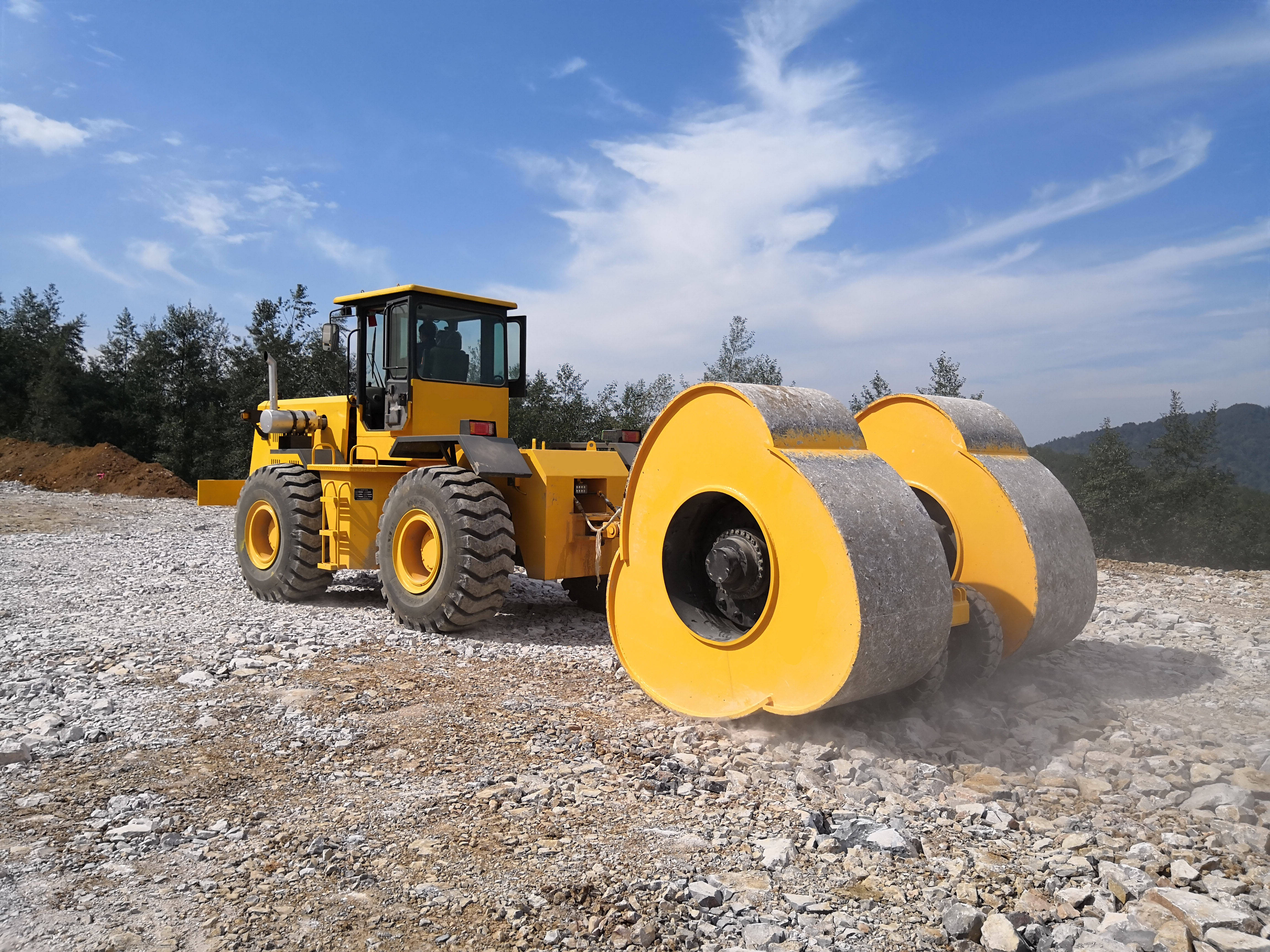 皇冠信用网代理出租_租冲击压路机价钱一般是多少皇冠信用网代理出租?冲击压路机出租是怎么收费的?