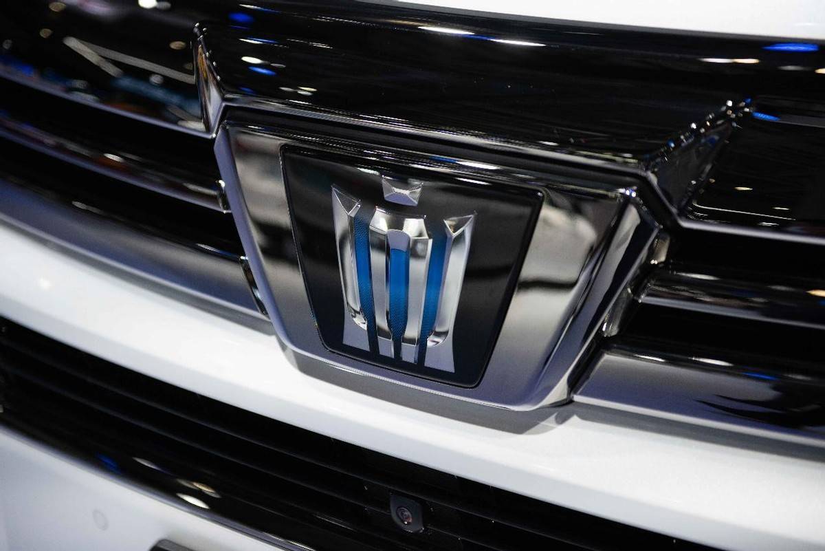 皇冠信用盘平台出租_凸显尊贵与质感皇冠信用盘平台出租,一汽丰田皇冠陆放家商两用有面子