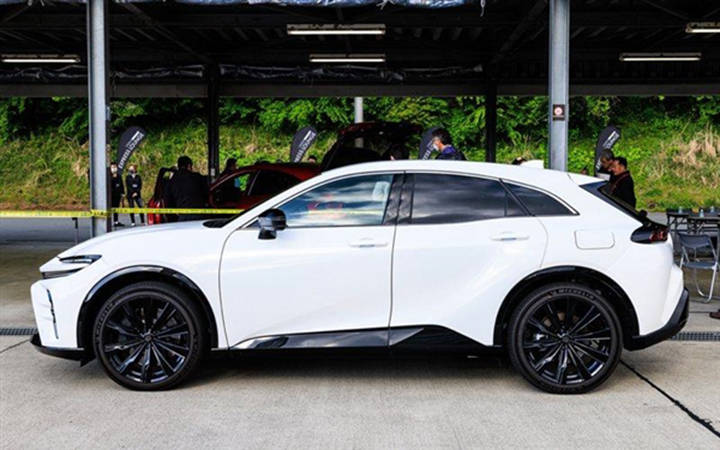 怎么注册皇冠信用盘_造型酷似法拉利怎么注册皇冠信用盘,全新丰田皇冠Sport发布,或售40万!