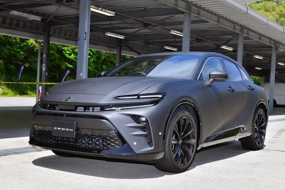 皇冠信用盘平台代理_造型媲美法拉利皇冠信用盘平台代理,2.5L自吸配电机!