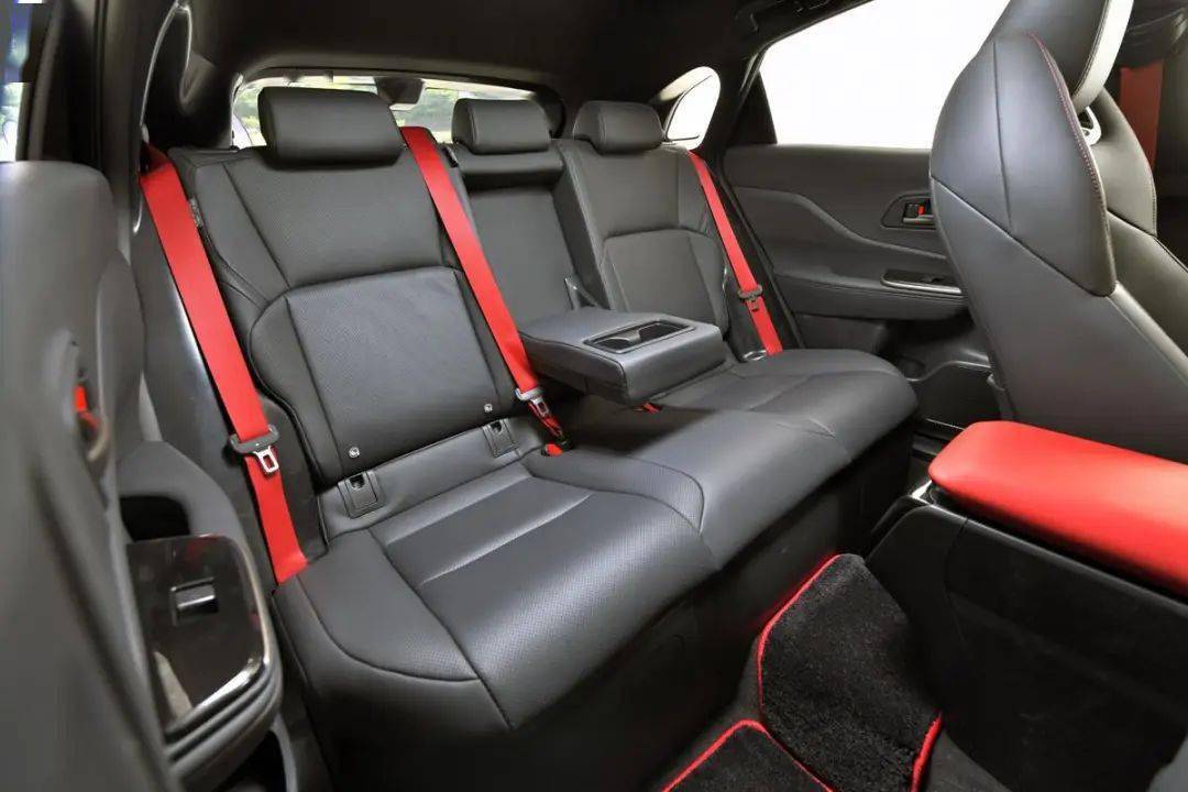 皇冠信用盘平台代理_造型媲美法拉利皇冠信用盘平台代理,2.5L自吸配电机!