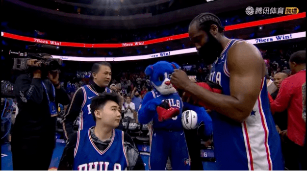 皇冠信用盘登1,登2,登3出租_42+9+8!登哥又绝杀!塔克怒喷大帝!赛后一幕皇冠信用盘登1,登2,登3出租,暖心很好哭!