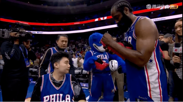 皇冠信用盘登1,登2,登3出租_42+9+8!登哥又绝杀!塔克怒喷大帝!赛后一幕皇冠信用盘登1,登2,登3出租,暖心很好哭!