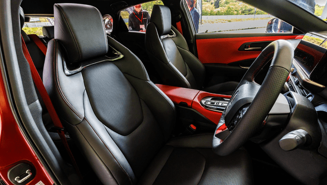 皇冠信用盘登2_丰田皇冠首款SUV皇冠信用盘登2!撞脸法拉利新车 价格媲美奥迪Q5L!