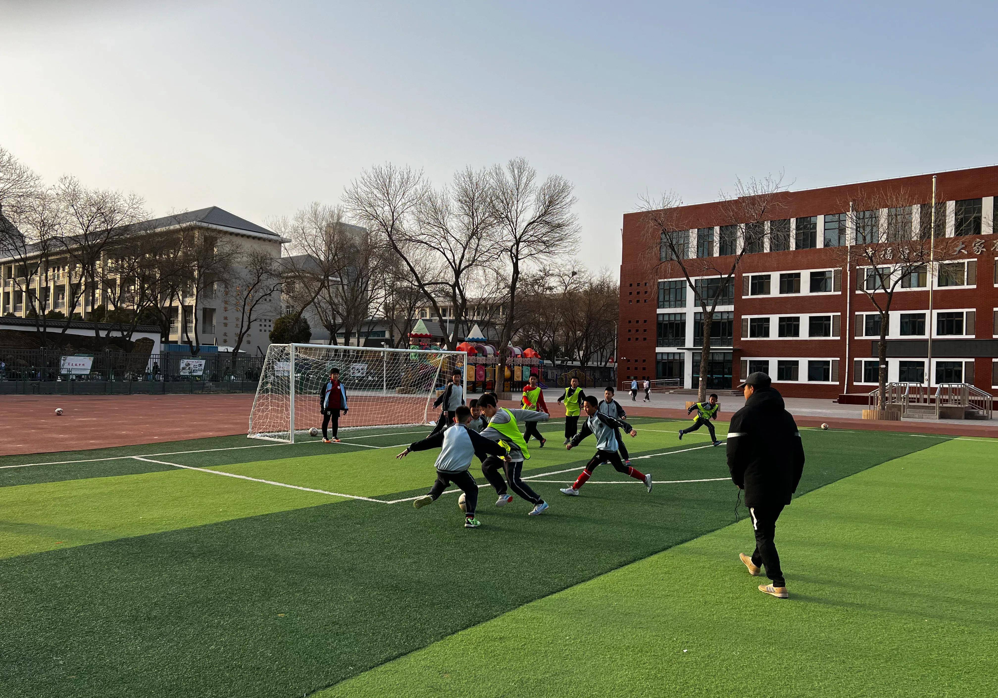 皇冠信用网出租足球_我们足球需要给基层教练员更多的保障皇冠信用网出租足球,大家说对吗?