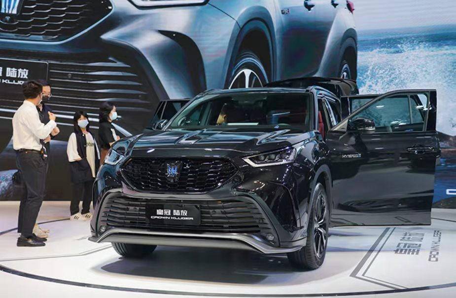 正网皇冠信用盘_搭载潮流造型正网皇冠信用盘,一汽丰田皇冠陆放绽放不一样的活力