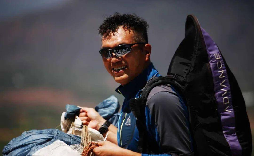 世界杯皇冠信用网会员注册_第18届FAI滑翔伞世界锦标赛将举行世界杯皇冠信用网会员注册,中国飞行员重演顶级滑翔大赛