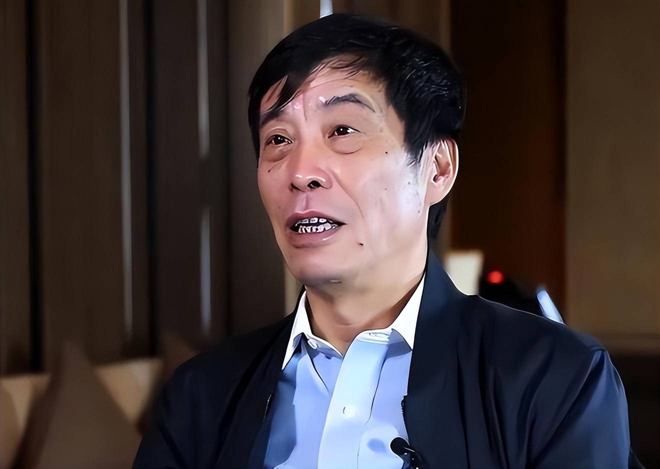 皇冠足球平台代理_李铁案最新进展!陈戌源在足协年薪被曝光皇冠足球平台代理,张冰:有裁判被拷走了