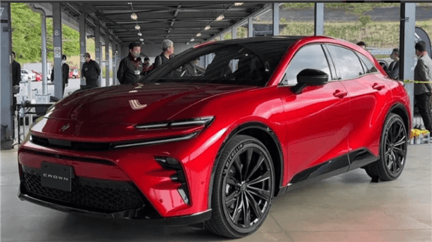 皇冠信用盘登0_买豪华轿跑SUV只能选奔驰宝马皇冠信用盘登0?2.4T的皇冠新车或许值得等