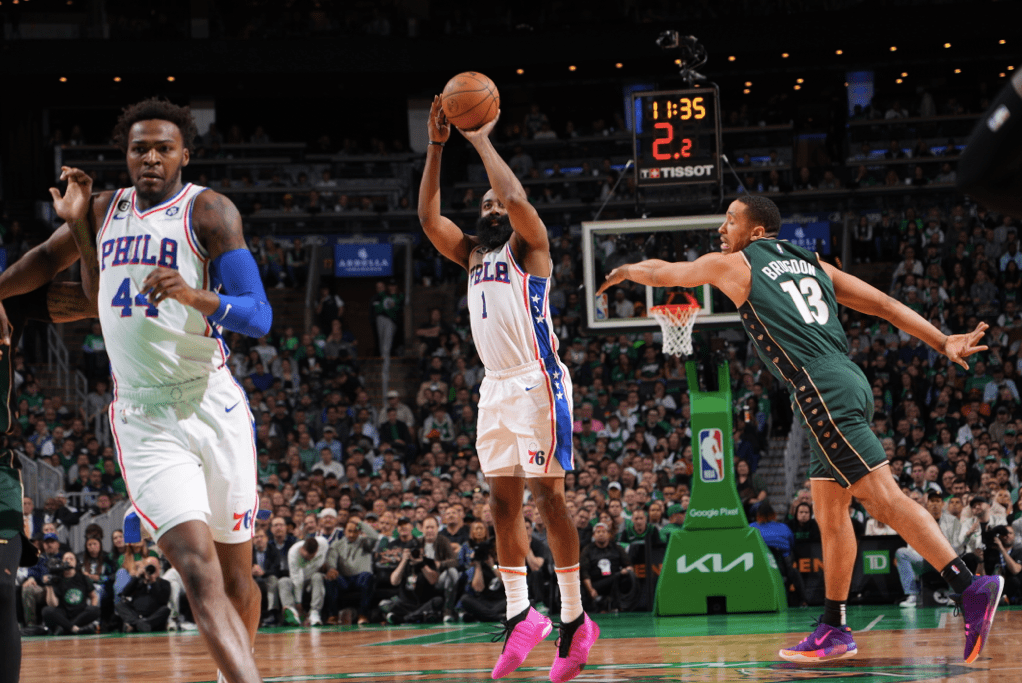 皇冠信用盘登2登3_3-2皇冠信用盘登2登3!费城拿下天王山 登帝连线50+15+13太无解 马克西30+7终爆发