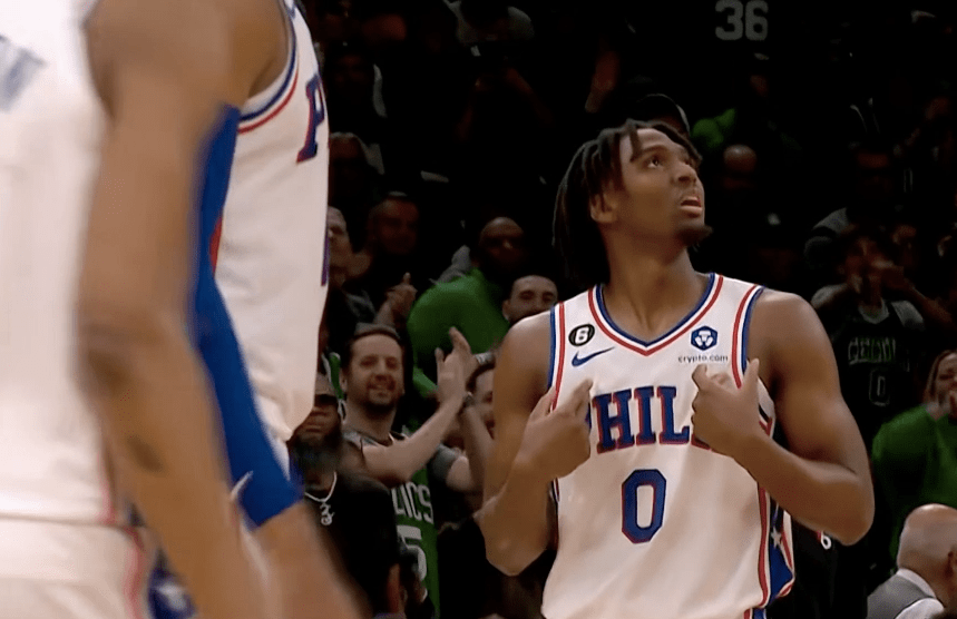 皇冠信用盘登2登3_3-2皇冠信用盘登2登3!费城拿下天王山 登帝连线50+15+13太无解 马克西30+7终爆发