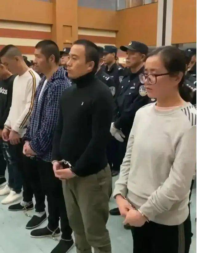 正版皇冠信用盘_安徽90后黑老大杨春燕正版皇冠信用盘,祸害40个家庭,硕士课堂上被抓走