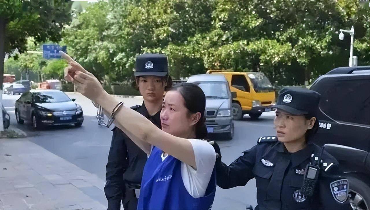 正版皇冠信用盘_安徽90后黑老大杨春燕正版皇冠信用盘,祸害40个家庭,硕士课堂上被抓走