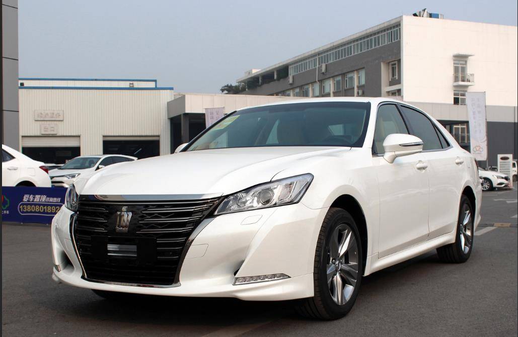 皇冠信用盘开号_丰田旗下最为经典的车皇冠信用盘开号,当年配V8裸车都要90万,逼格不输奥迪A6L