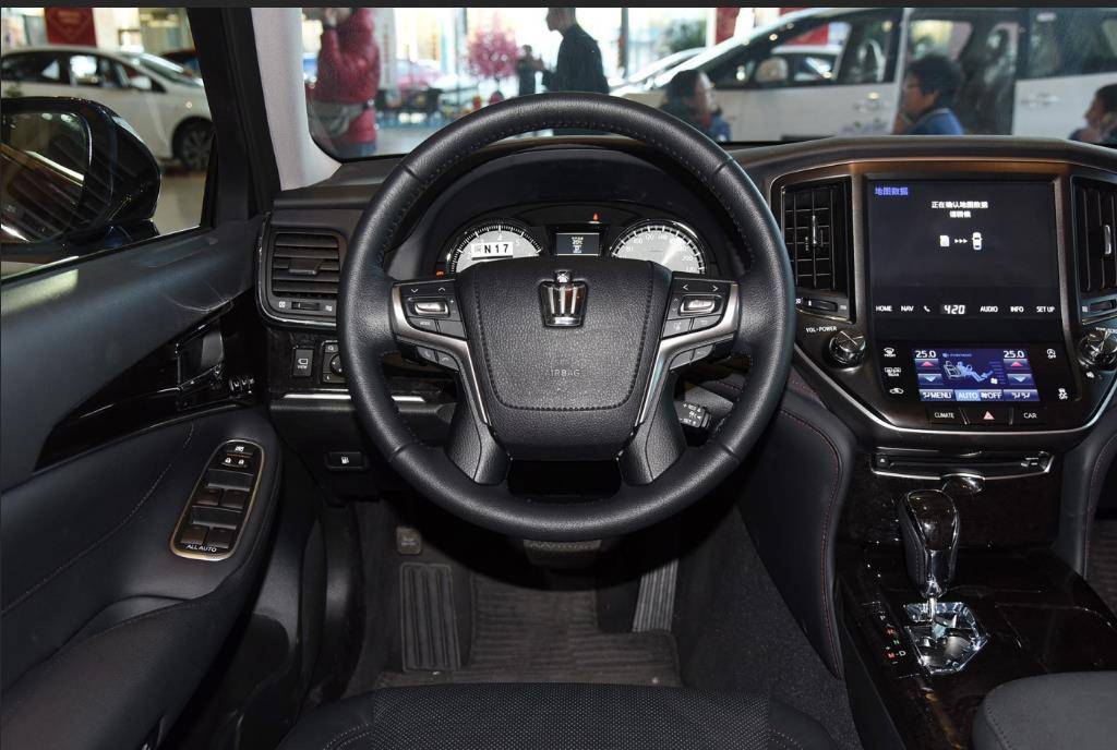 皇冠信用盘开号_丰田旗下最为经典的车皇冠信用盘开号,当年配V8裸车都要90万,逼格不输奥迪A6L