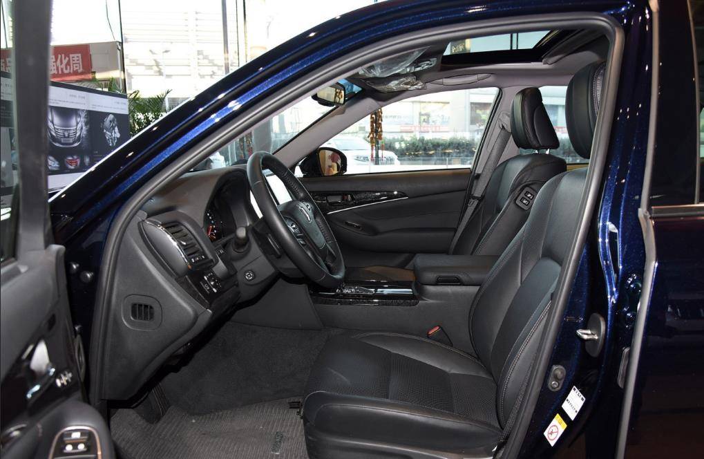 皇冠信用盘开号_丰田旗下最为经典的车皇冠信用盘开号,当年配V8裸车都要90万,逼格不输奥迪A6L