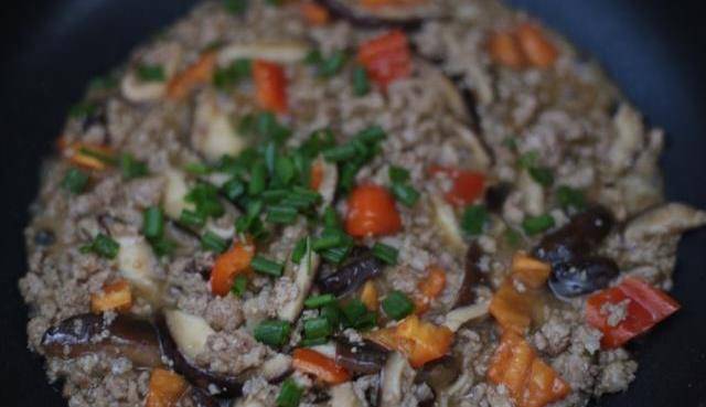 皇冠信用盘怎么弄_西兰花这样做皇冠信用盘怎么弄,给肉都不换,香到舔盘,我家三天两头就吃,特赞