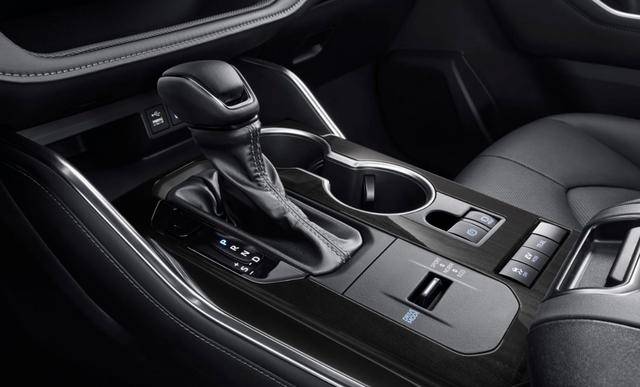 皇冠信用盘登2_售27.78万起皇冠信用盘登2,混动车型动力参数调整!新款丰田皇冠陆放上市