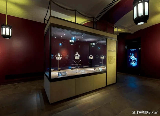 皇冠信用盘如何注册_查尔斯国王和卡米拉王后加冕王冠展:近距离观赏体验