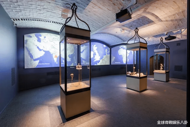 皇冠信用盘如何注册_查尔斯国王和卡米拉王后加冕王冠展:近距离观赏体验