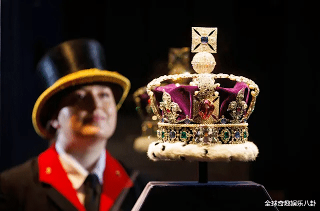 皇冠信用盘如何注册_查尔斯国王和卡米拉王后加冕王冠展:近距离观赏体验