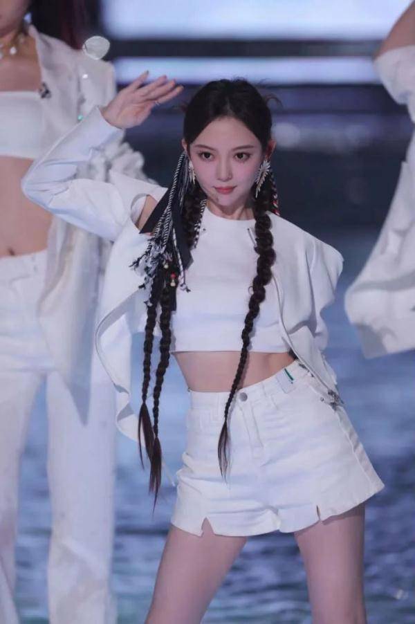 皇冠登一登二登三区别_她三登春晚皇冠登一登二登三区别,却长期不火想过转行