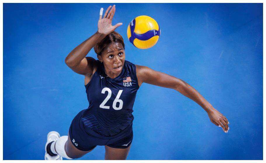 皇冠信用盘登2登3_巅峰对决!美国女排3-2黑马皇冠信用盘登2登3,反超登榜首,波兰教练低级换人+黄牌