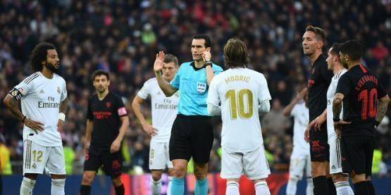 皇冠信用盘登2登3_暂登榜首!皇马2-1夺4连胜反超巴萨3分皇冠信用盘登2登3,2次判罚引起巨大争议