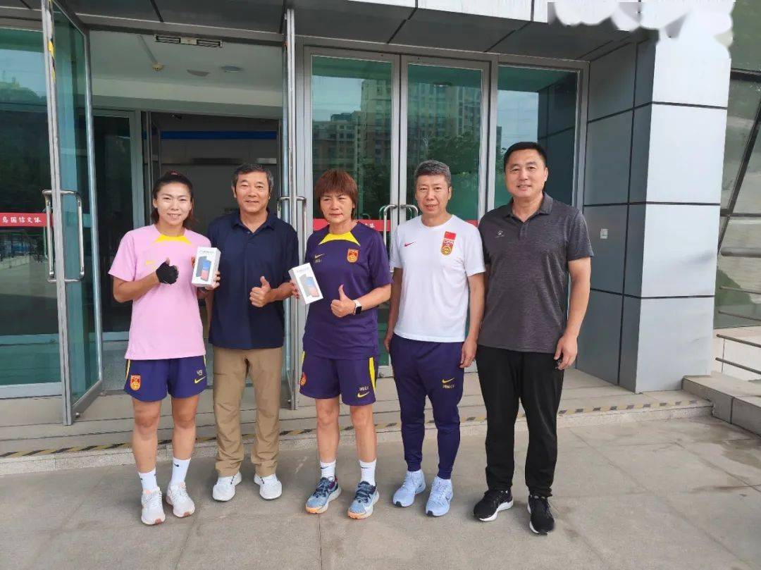 世界杯女子足球赛直播_中国国家女子足球队结束在青集训世界杯女子足球赛直播,奔赴世界杯赛场