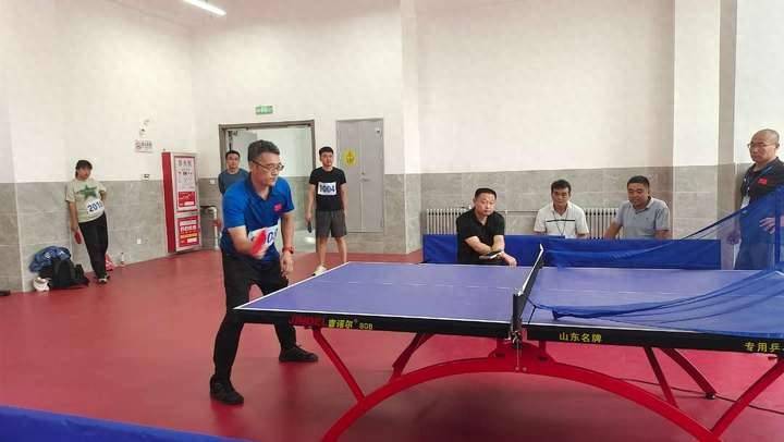 皇冠体育_夯基础皇冠体育,展实力——皇冠中学体育教师在全区中小学体育教师基本功比赛中取得优异成绩