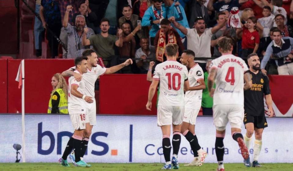 皇冠登1登2登3申请_1-0皇冠登1登2登3申请,2-1!足坛狂欢一夜!3大豪门爆发,阿森纳登榜首,皇马3连胜