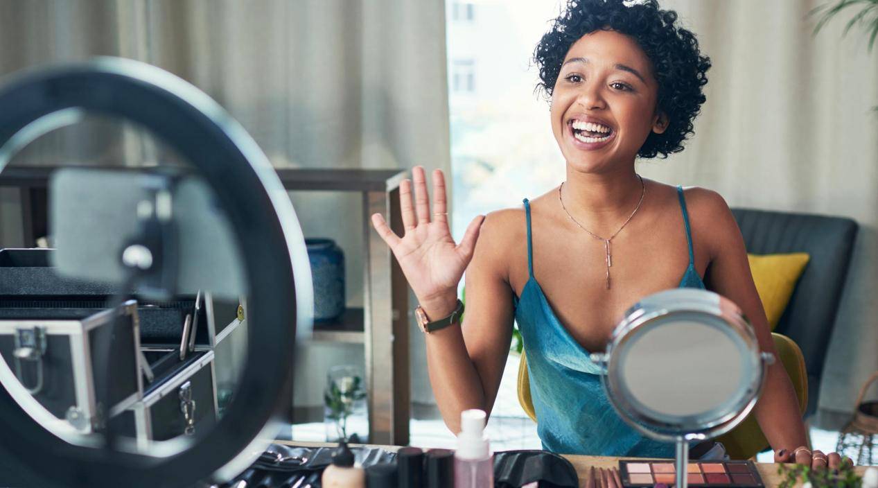 法甲在哪里看直播_这些抖音直播违禁词千万不要踩法甲在哪里看直播!抖音直播违规在哪里看?| 芸众