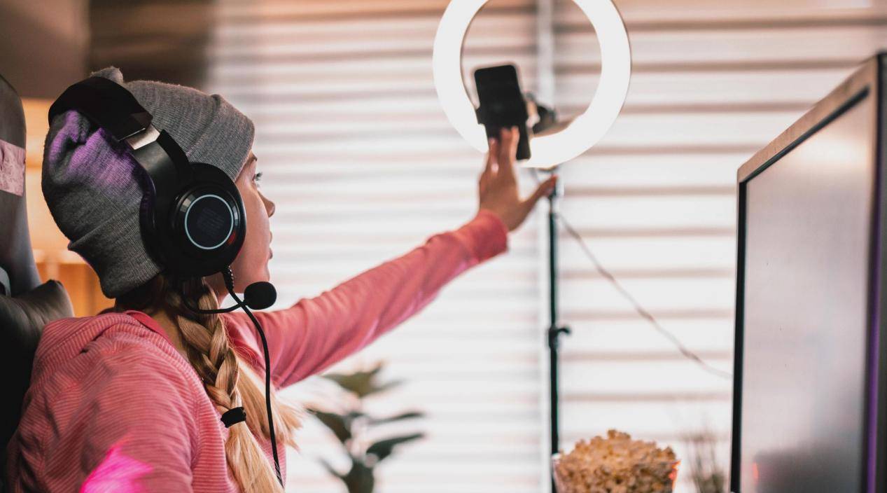 法甲在哪里看直播_这些抖音直播违禁词千万不要踩法甲在哪里看直播!抖音直播违规在哪里看?| 芸众