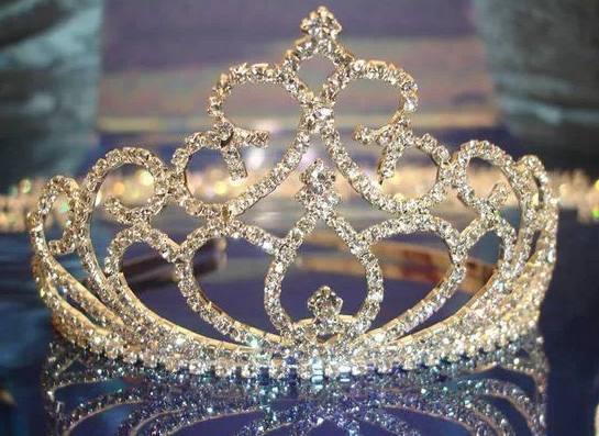 皇冠abcd类型盘_心理测试:4个皇冠皇冠abcd类型盘,哪个最漂亮殖检