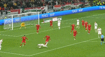 欧洲杯买球_冲向欧洲杯的路上欧洲杯买球,利物浦天才索博斯洛伊,场均造2球