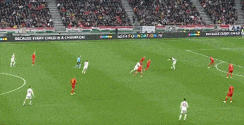 欧洲杯买球_冲向欧洲杯的路上欧洲杯买球,利物浦天才索博斯洛伊,场均造2球