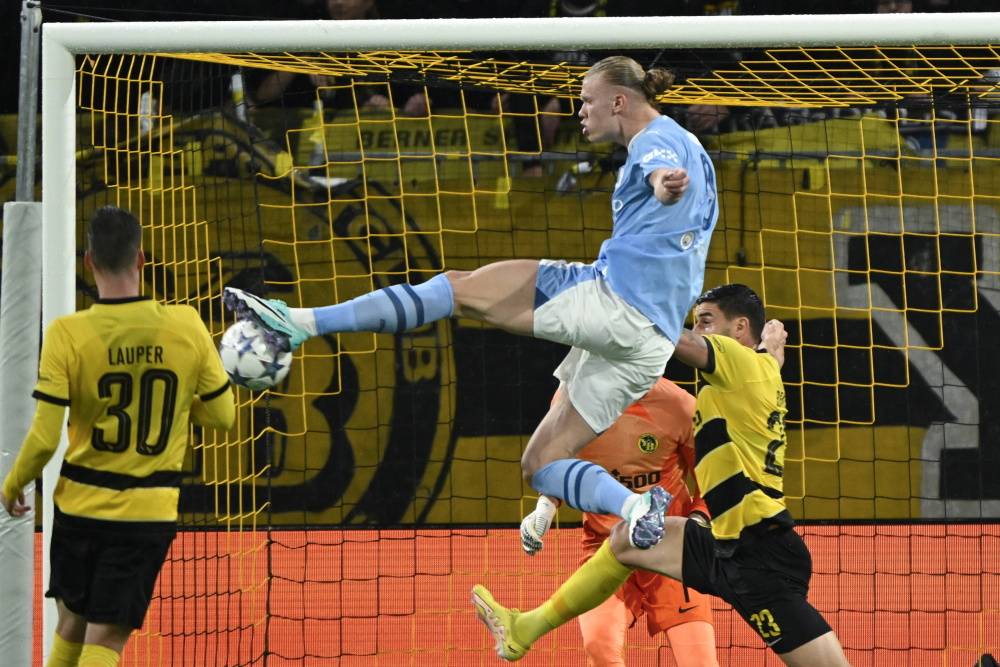 年轻人足球_足球——欧冠联赛:曼城胜伯尔尼年轻人