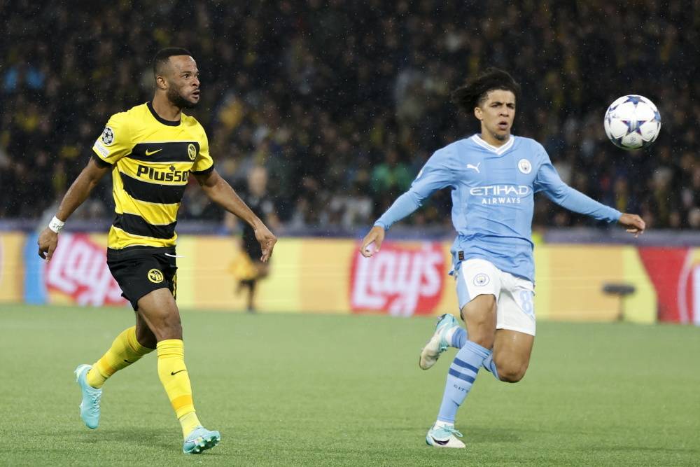 年轻人足球_足球——欧冠联赛:曼城胜伯尔尼年轻人