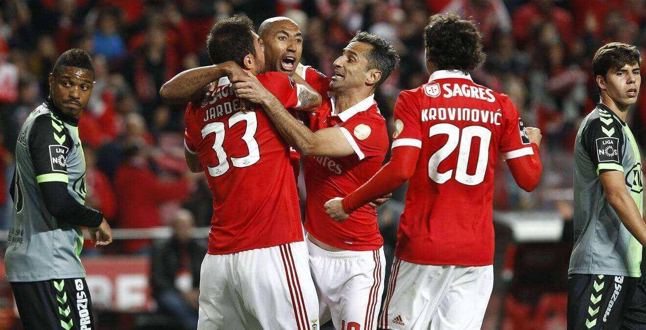 萨尔茨堡红牛VS本菲卡_欧冠:那不勒斯vs布拉加 萨尔茨堡vs本菲卡