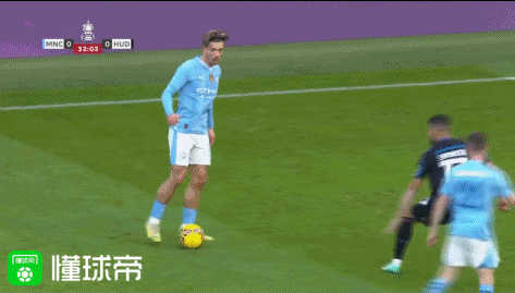 皇冠信用网登2_半场结束:曼城2-0哈德斯菲尔德皇冠信用网登2,阿尔瓦雷斯传射,福登建功