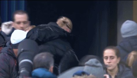 皇冠信用网登2_半场结束:曼城2-0哈德斯菲尔德皇冠信用网登2,阿尔瓦雷斯传射,福登建功