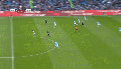 皇冠信用网登2_半场结束:曼城2-0哈德斯菲尔德皇冠信用网登2,阿尔瓦雷斯传射,福登建功