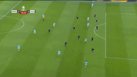 皇冠信用网登2_半场结束:曼城2-0哈德斯菲尔德皇冠信用网登2,阿尔瓦雷斯传射,福登建功